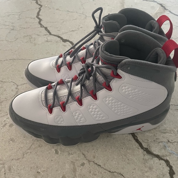 NEVER WORN!! AirJordan 9 Retro. White/ Cool Grey/Fire Red. Released in 2022. - Picture 3 of 6